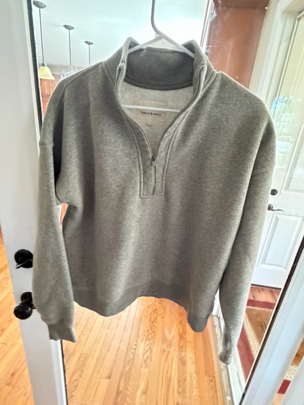Thread & Supply Women’s Heather Gray Half-Zip Pullover Sweatshirt. Sz. Medium
